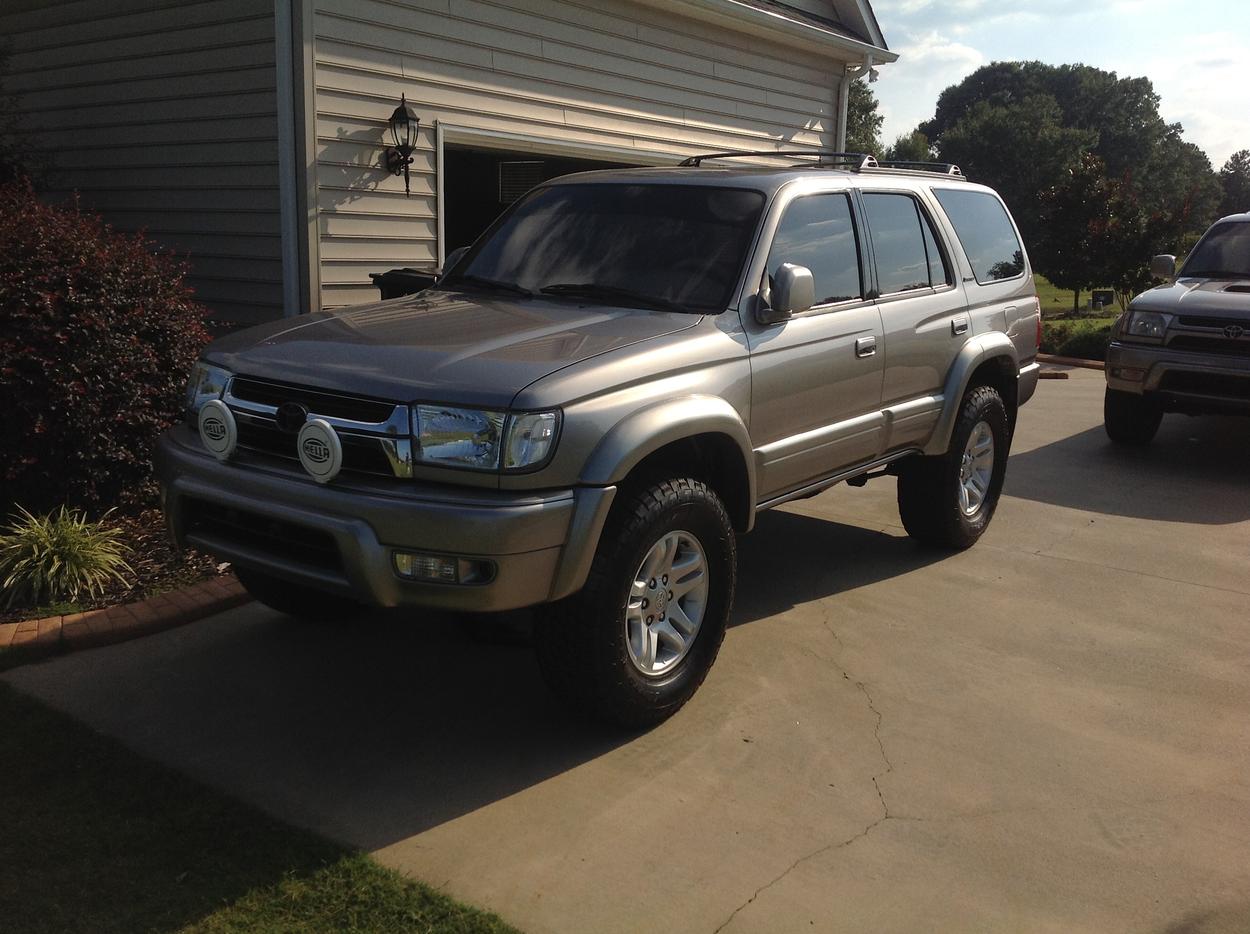 77611d1355634335-anyone-running-tundra-seqouia-wheels-their-3rd-gen-image.jpg