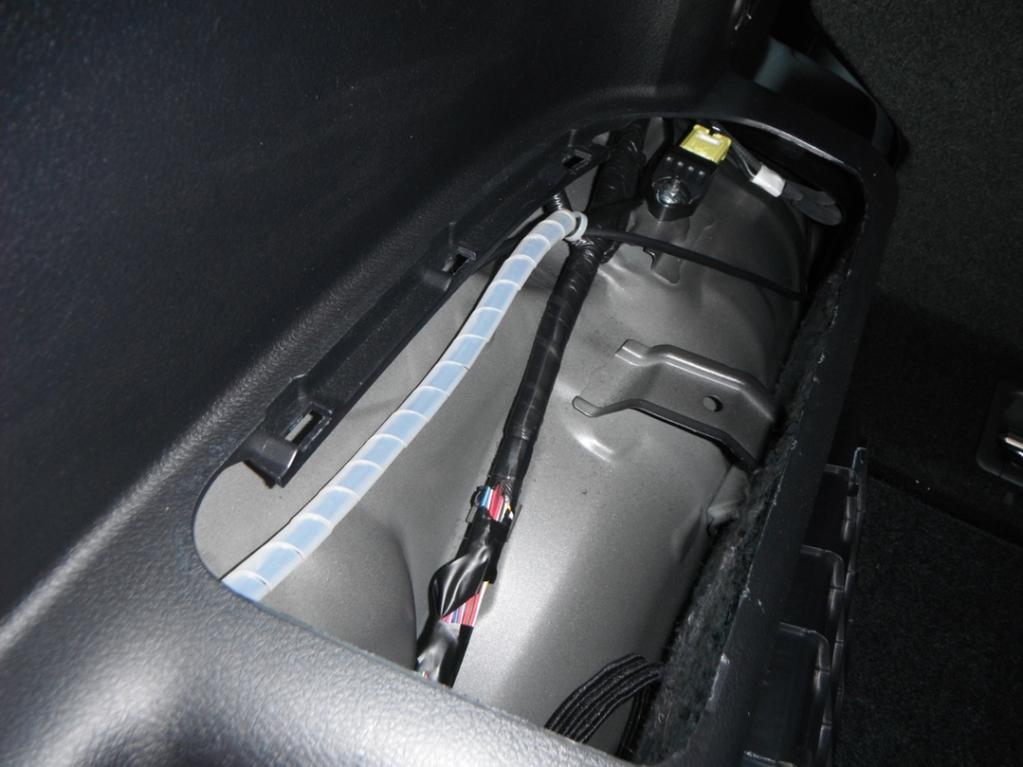 49156d1313771737-rear-wheel-well-storage-007.jpg