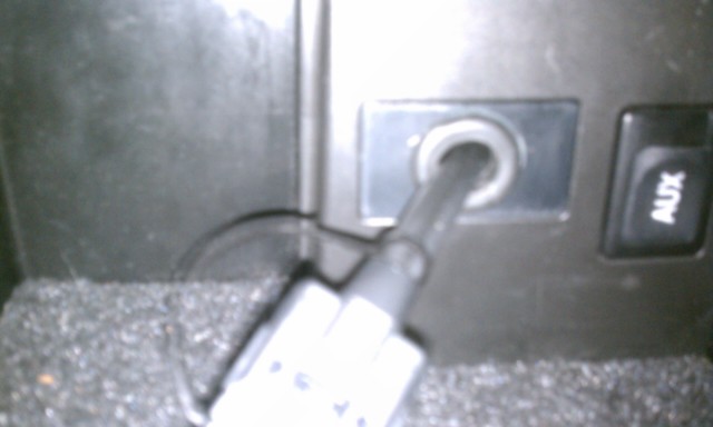 45774d1307509211-ipod-iphone-cable-routing-imag0020.jpg