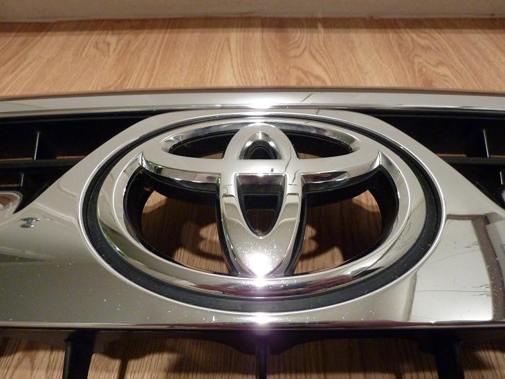 34687d1288060541-2006-sr5-chrome-grille-sale-grille2.jpg