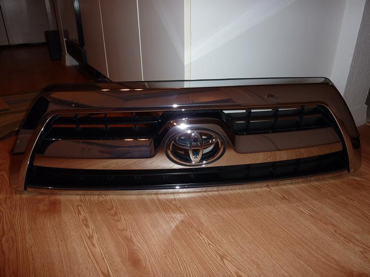 34688d1288060547-2006-sr5-chrome-grille-sale-grille3.jpg