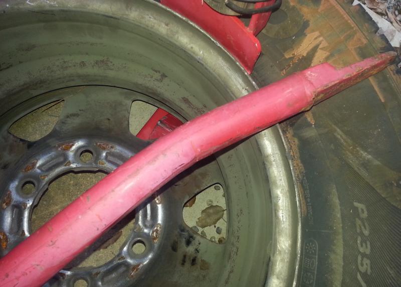 230645d1481686479-advice-requested-those-you-who-have-mounted-tires-balanced-wheels-home-06_bent_tire_iron.jpg