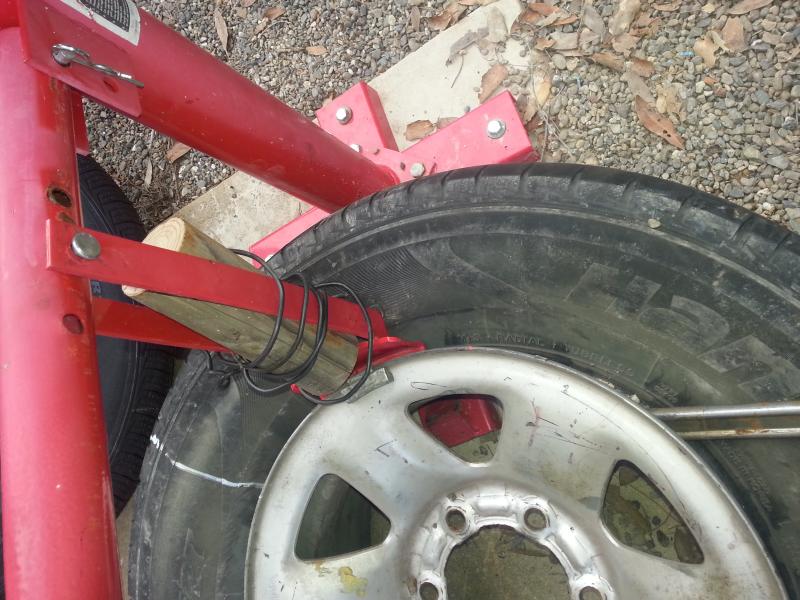 230646d1481686695-advice-requested-those-you-who-have-mounted-tires-balanced-wheels-home-07_moving_bolt_holes_and_popping_upper_bead.jpg