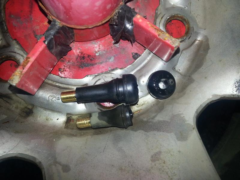 230652d1481687580-advice-requested-those-you-who-have-mounted-tires-balanced-wheels-home-11_cut_off_the_old_tire_valve.jpg