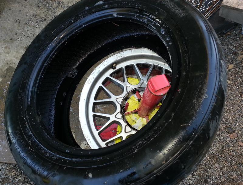 231736d1482364933-advice-requested-those-you-who-have-mounted-tires-balanced-wheels-home-08_tire_off_rim.jpg