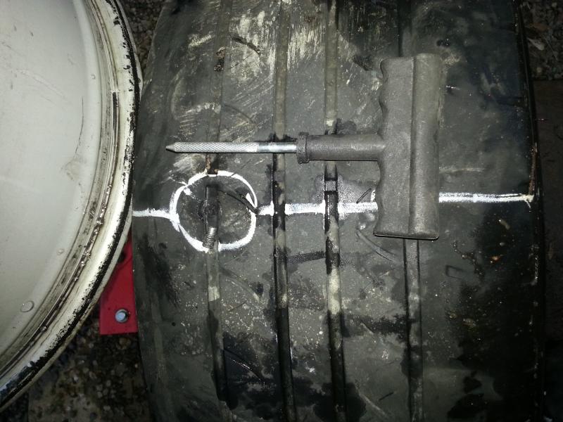 231955d1482459201-advice-requested-those-you-who-have-mounted-tires-balanced-wheels-home-a02_ream_hole.jpg