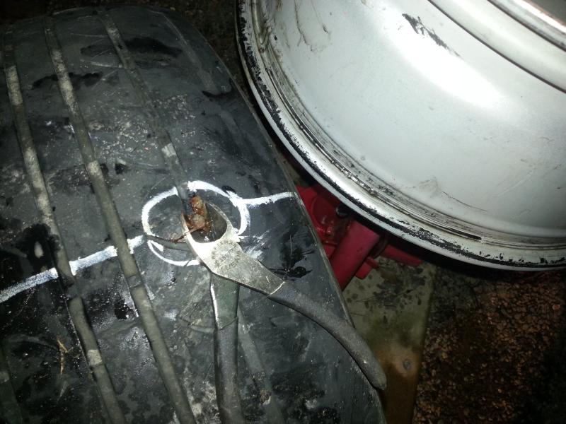 231961d1482459255-advice-requested-those-you-who-have-mounted-tires-balanced-wheels-home-a08_cant_cut_plug_with_dykes.jpg