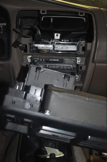 33193d1284980295-how-do-you-post-text-interspersed-pictures-diy-what-am-i-doing-wrong-4runner_clock_fix_19.jpg