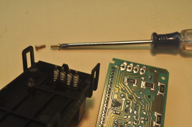 33211d1284981089-how-do-you-post-text-interspersed-pictures-diy-what-am-i-doing-wrong-4runner_clock_fix_37.jpg