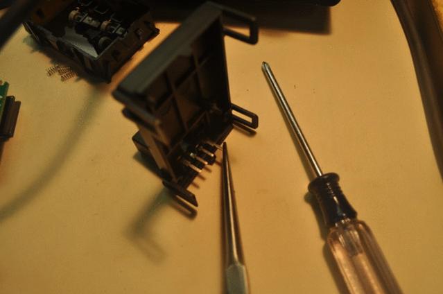 33214d1284989312-how-do-you-post-text-interspersed-pictures-diy-what-am-i-doing-wrong-4runner_clock_fix_40.jpg