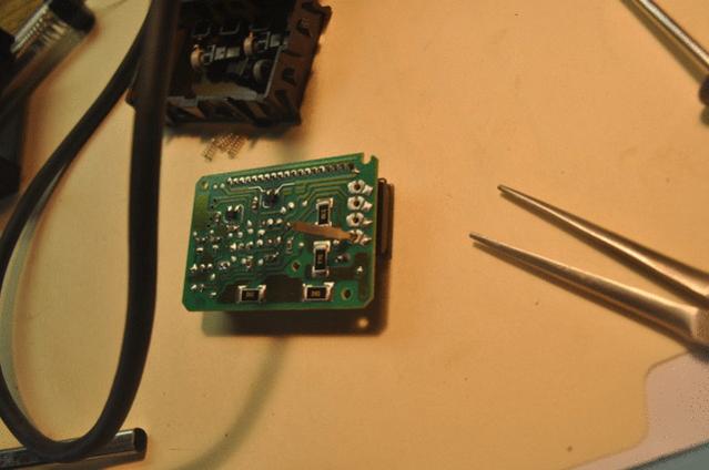 33216d1284989334-how-do-you-post-text-interspersed-pictures-diy-what-am-i-doing-wrong-4runner_clock_fix_42.jpg