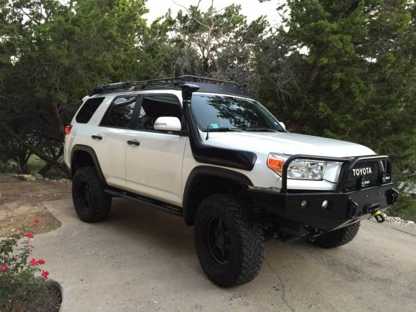 184486d1450932133-fs-2011-4runner-limited-blizzard-pearl-heavily-modified-austin-tx-00z0z_jpc8jrgkmkc_600x450.jpg