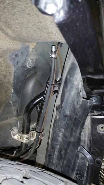adventureman-albums-%26quot%3Bthe+rhino%26quot%3B-picture50870-relocated-rear-diff-elocker-breathers.jpg