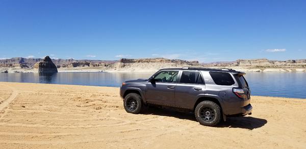 adventureman-albums-%26quot%3Bthe+rhino%26quot%3B-picture51200-lone-rock-beach-lake-powell-ut.jpg