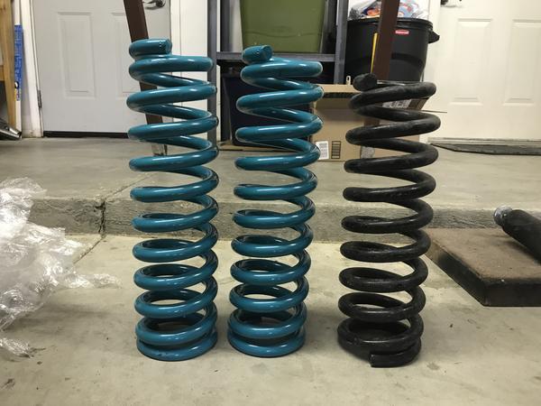 boostedka-albums-dobinsons+suspension-picture47135-dobinsons-c59-300-vs-moog-v8-coils.jpg