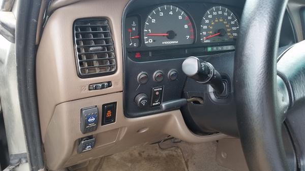 marmot-albums-jeff++marmot+-+2000+4runner-picture47411-left-side-dash.jpg
