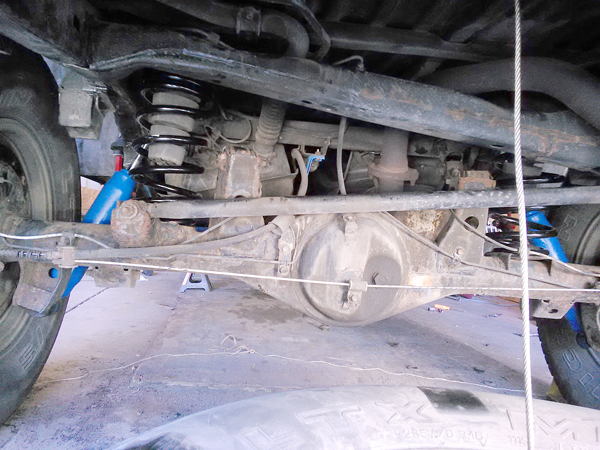 merlin12-albums-merlin-s+1997+toyota+4runner+sr5-picture28730-rusty-but-new-shocks-springs.jpg