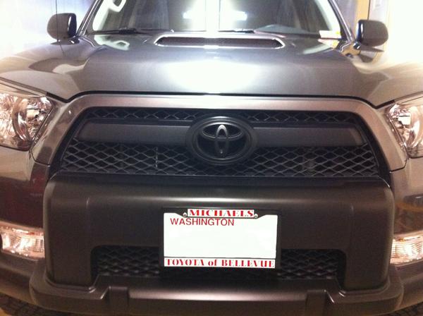mijfwb23-albums-2010+4runner+trail+edition-picture10958-blacked-out-front-emblem.jpg