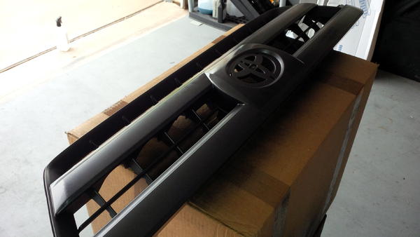 rossagge-albums-trim+work-picture26224-grille-getting-coats-anthracite-plastidip.jpg