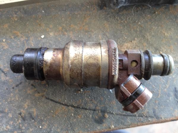 skullduggery-albums-randy%27s+1992+4runner-picture8615-injectors-were-very-dirty-ordered-rebuild-kit-should-here-few-days.jpg