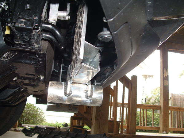tomw%27ski-albums-front+rod-cooler+rack-picture541-side-view-install-note-gap-between-diamond-plate-towing-eye.jpg