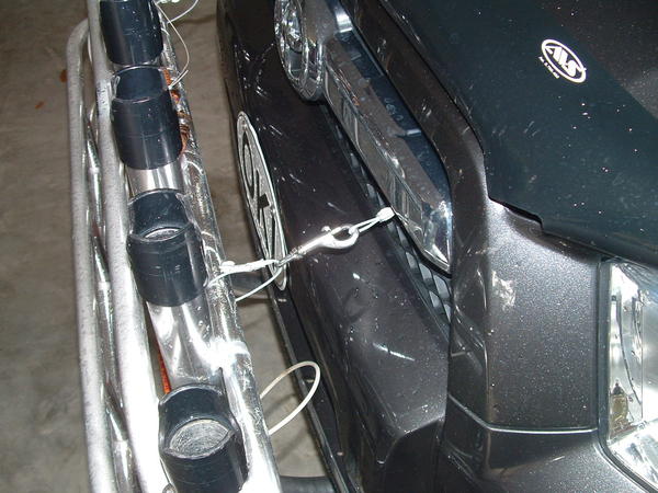 tomw%27ski-albums-front+rod-cooler+rack-picture547-upper-support-cables-rack-through-grill-upper-radiator-support-crossmember-used-ss-quick-snap-links-easy-removal.jpg