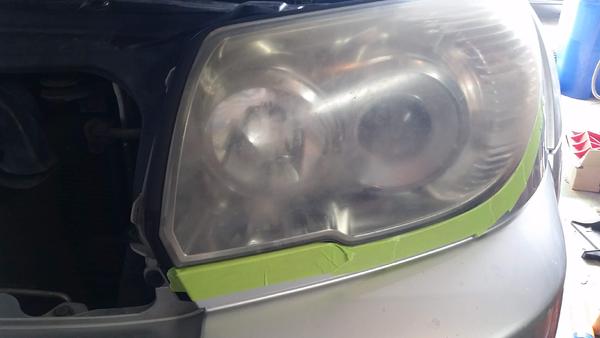 towmeout-albums-headlight+polish-picture51305-before-driver.jpg