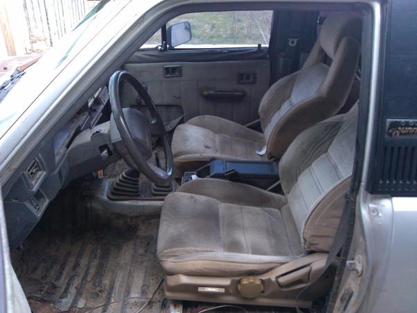 yotalac-albums-%27ol+beauty-picture16727-junkyard-seats-out-old-supra.jpg