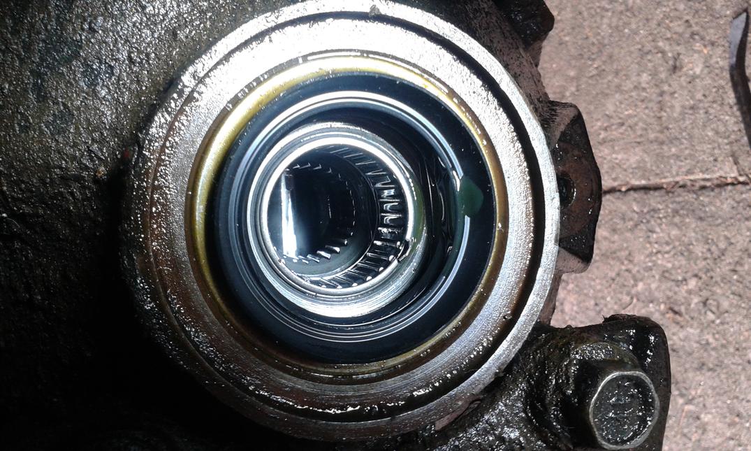damaged CV needle bearing retainer-20150315_184343-jpg