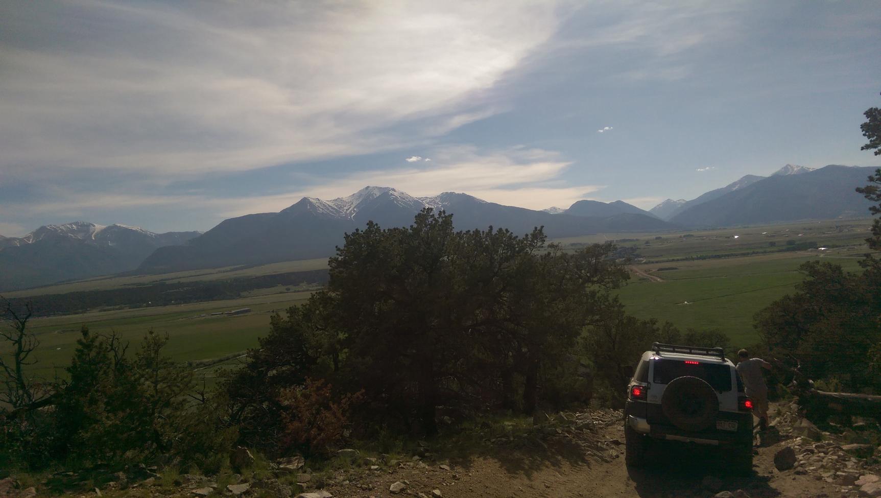 Outdoing my buddys lifted Locked and lifted FJ on Chinaman Gulch ...