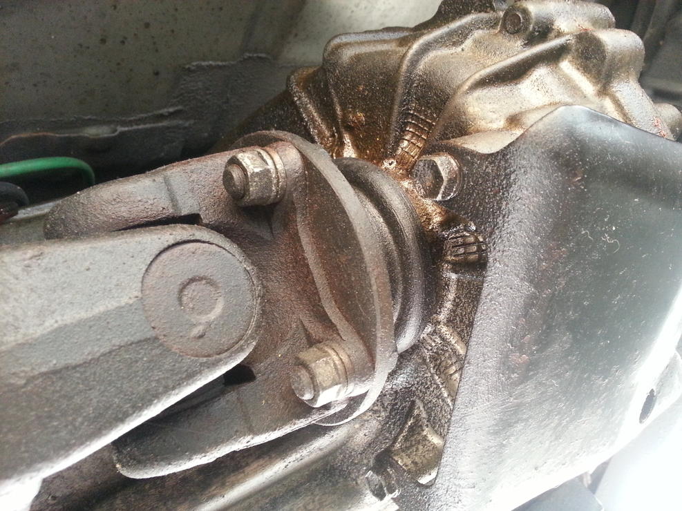 Transfer case leaking, but not sure from where-trancase4-jpg