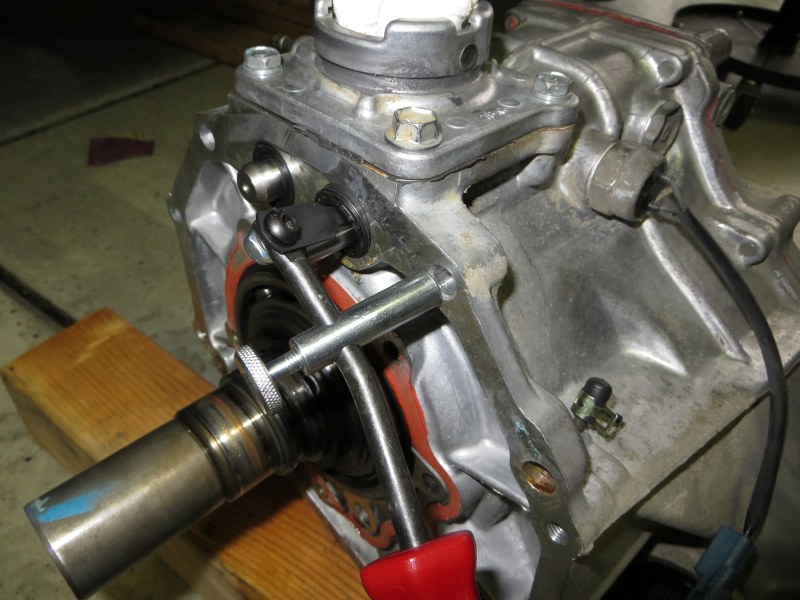 Replacing Transfer Case Output Shaft Oil Seals, a How-To for DIY'ers-img_7509_800x600-jpg