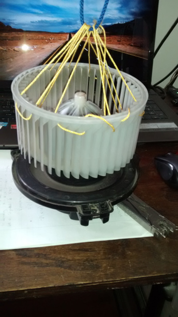 Cleaning the blower fan write-up-fan_removal_rig-jpg