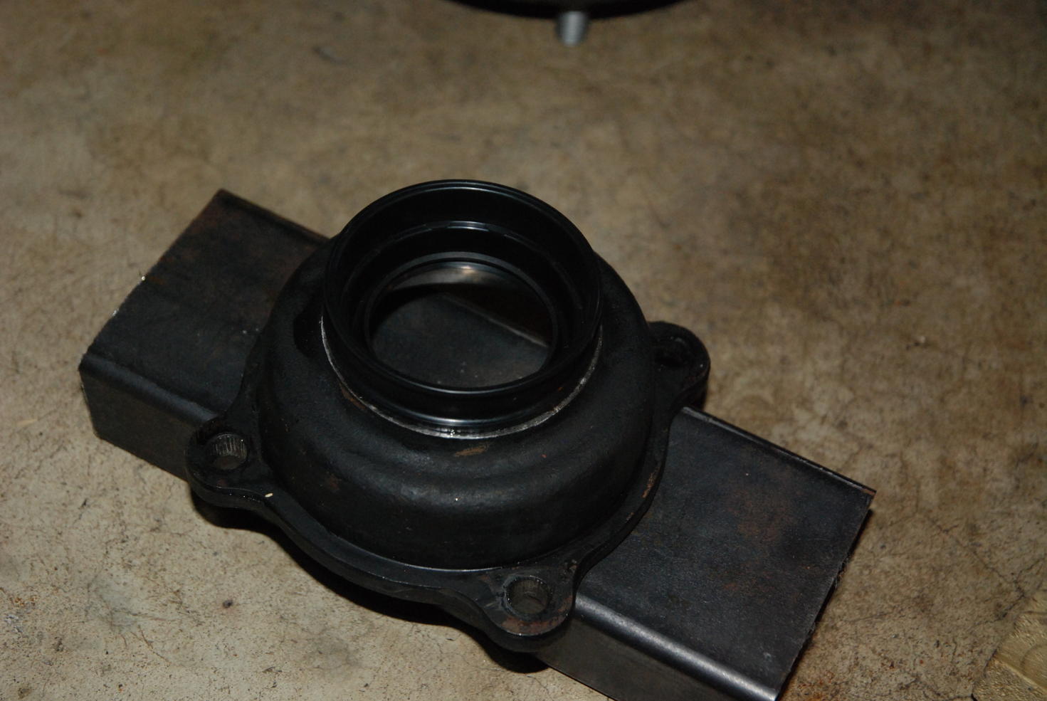 How To: Rear Wheel Bearings/ Seals at Home-dsc_4654-jpg