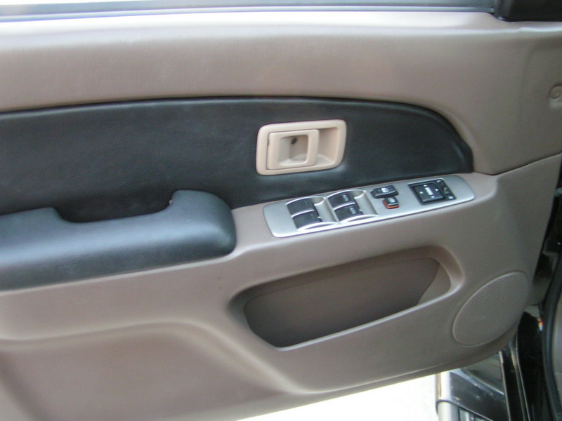 does this leather interior look funky to you?? (pictures)-pict1987-jpg