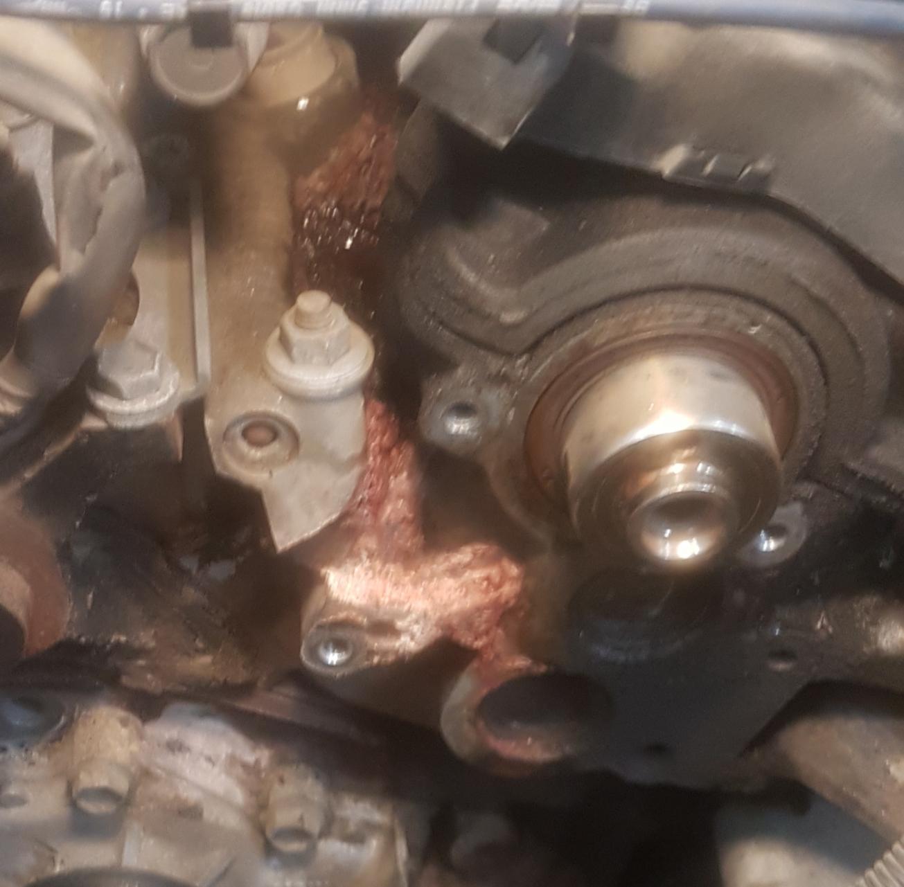 Coolant residue on intake manifold-20191107_003538-jpg