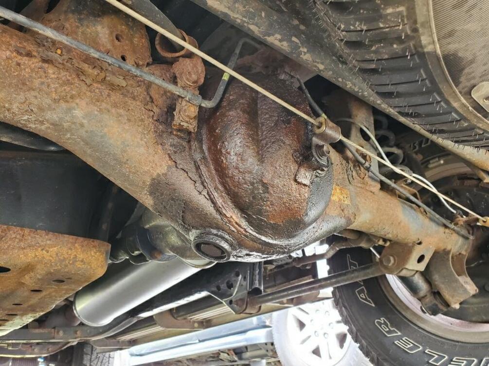 Cause for concern? See pics-axle1-jpg
