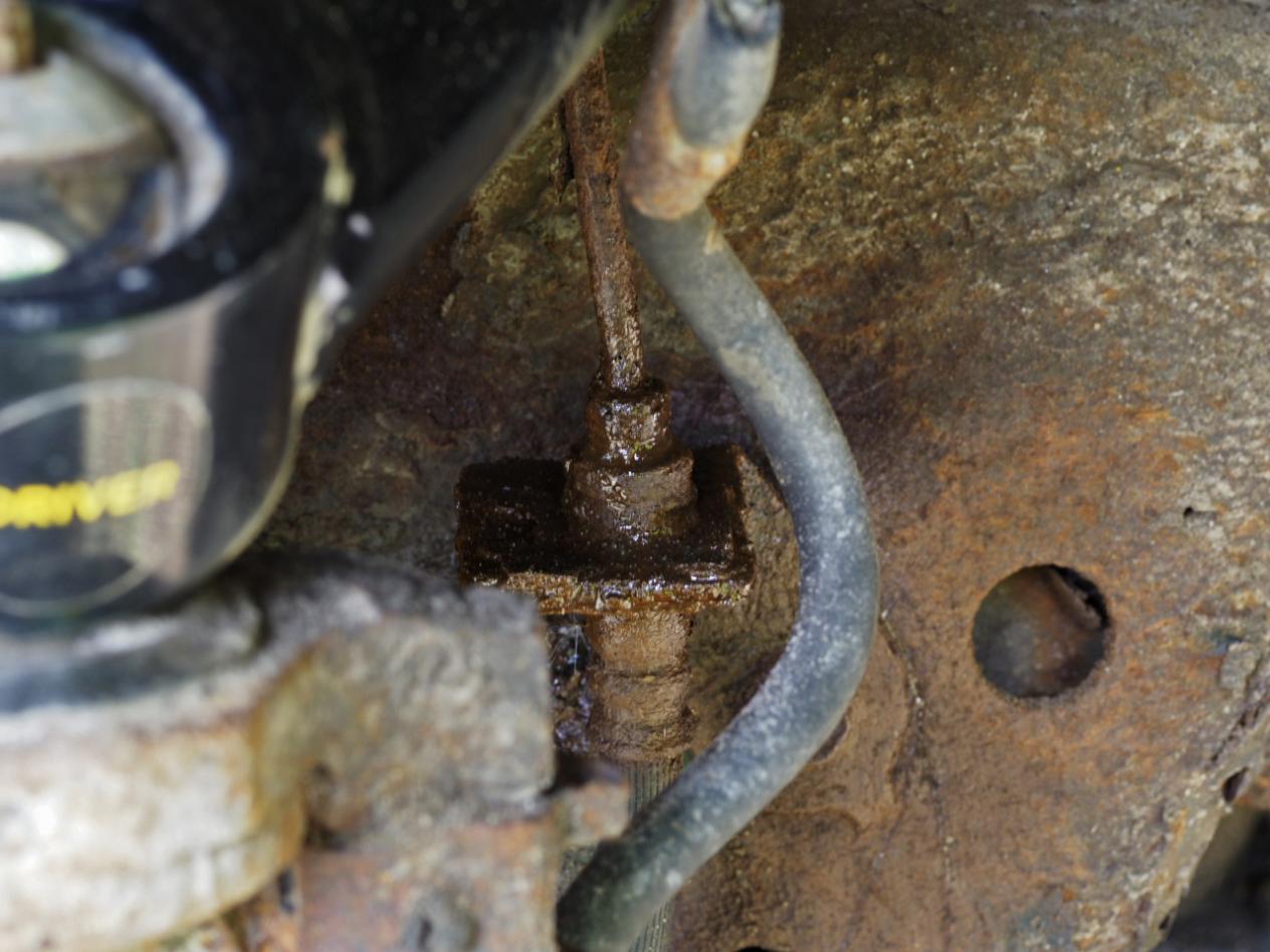 Replacing rust belt brake lines front end 2000 SR5 4Runner-06032020152144-jpg