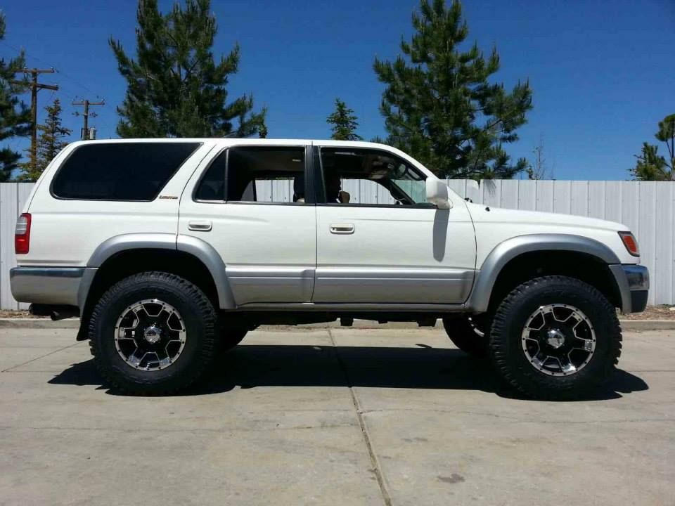 Is this anyone on here?-2inch-lift-17inch-rims-jpg