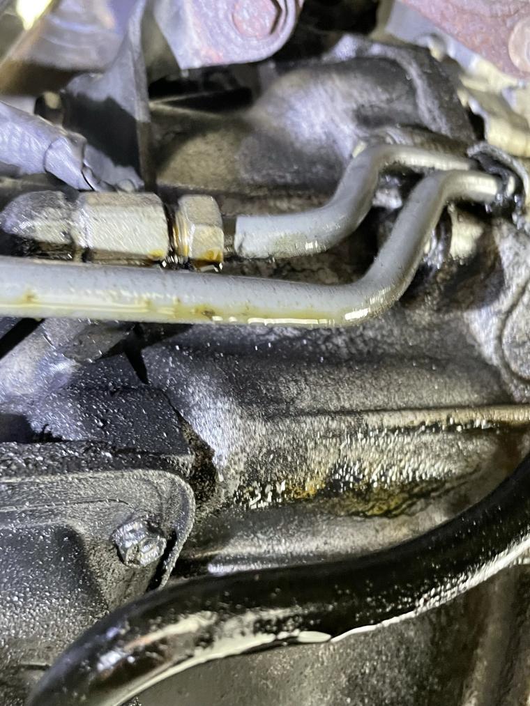 Need help with leak identification, possibly valve cover gaskets?-img_1797-jpg