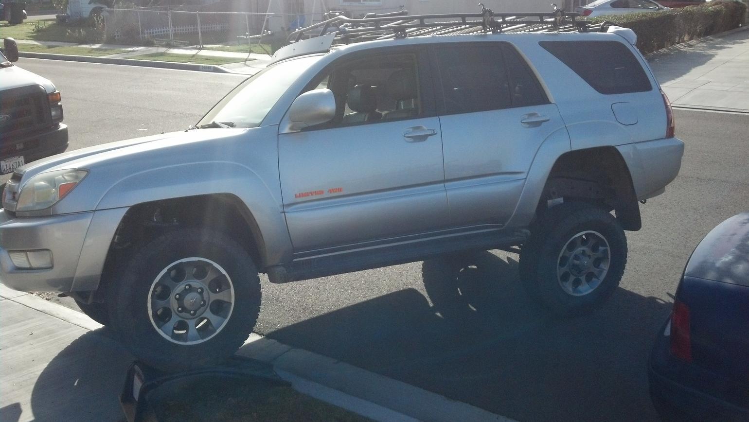 18&quot; limited wheels vs 17&quot; FJ cruiser wheels, opinions and pictures welcome!-img_20131117_144212_269-jpg