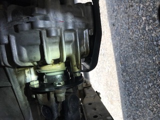 Transfer case output shaft leak-img_6709-jpg