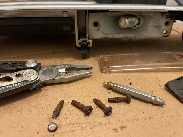 Ughhh- rusted license plate light screws-img_9605-jpg