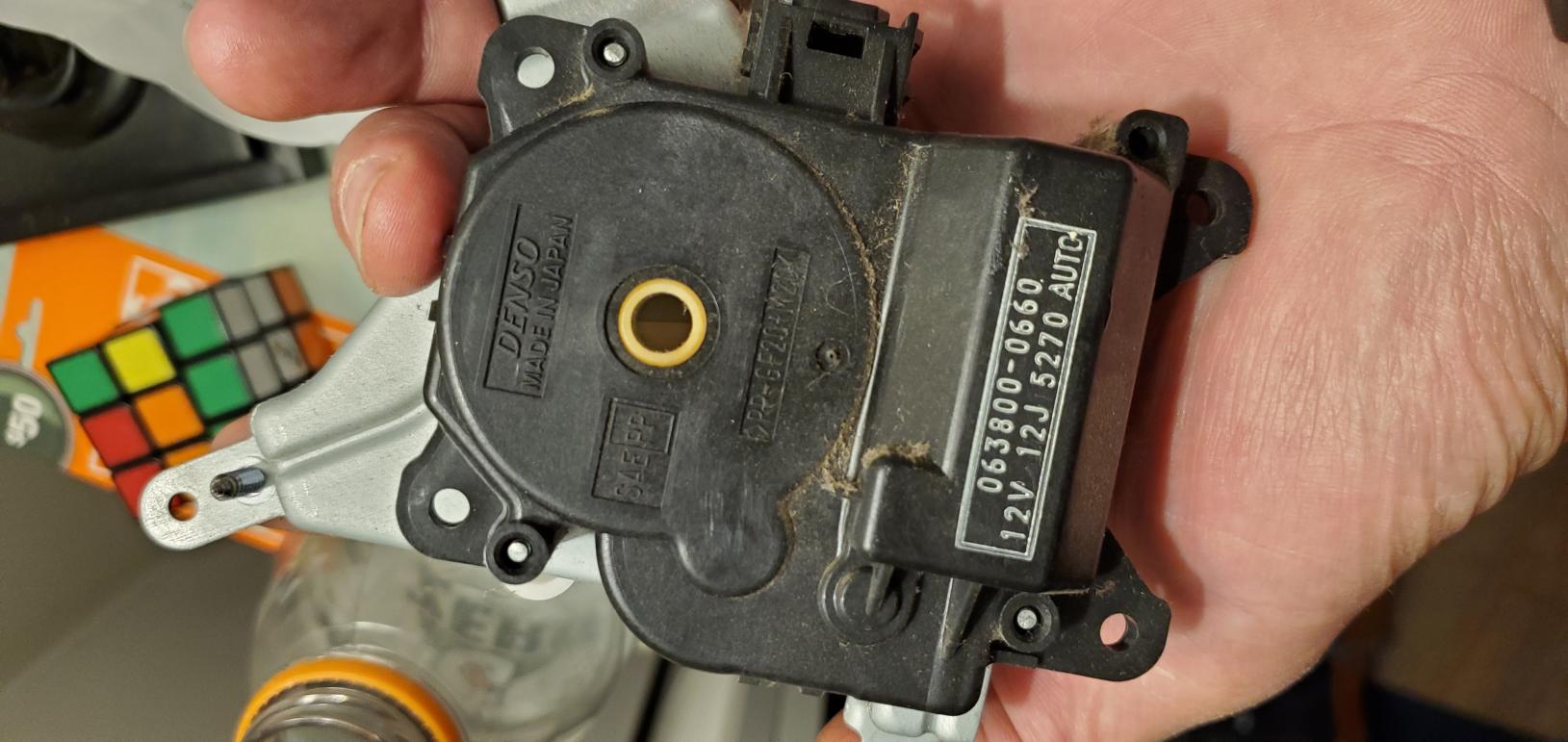 What's the Difference in These Servos??-20210403_192721-jpg