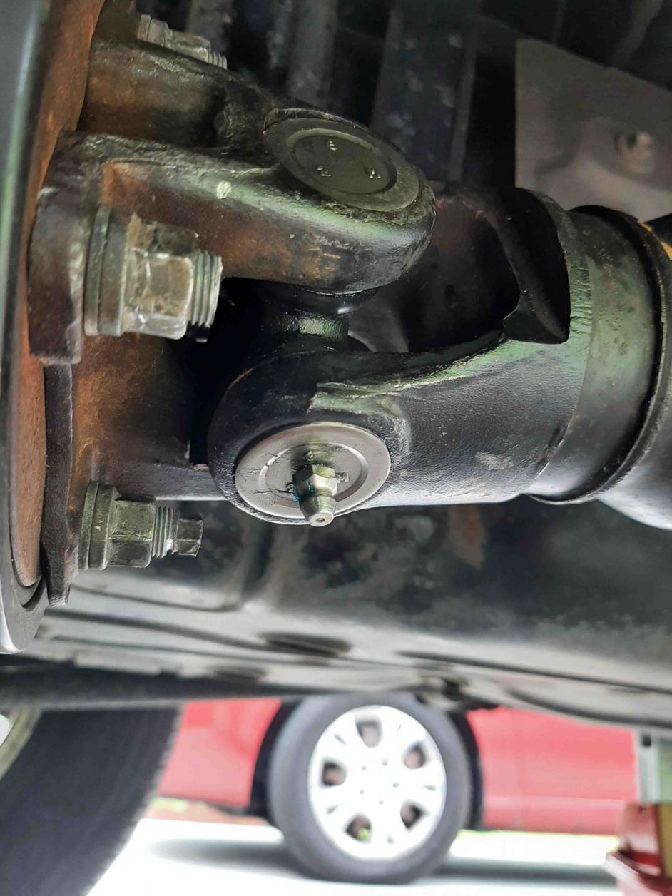 2WD Driveshaft removal-driveshaft-bolts-cut-2-jpg