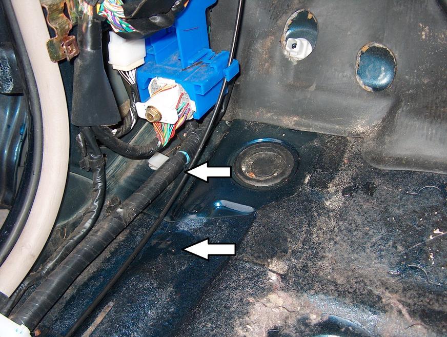 Wet driver's side floor (under mat)-hpim4359-jpg