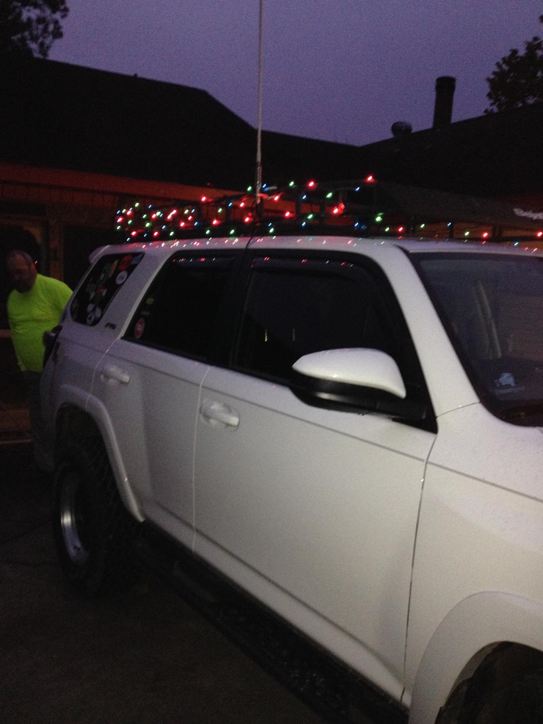 Christmas lights/rear power outlet-xmas1-jpg