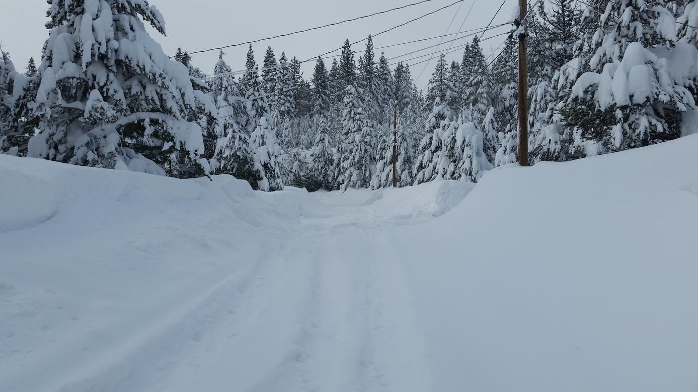 4runners in snow-snow-street-jpg