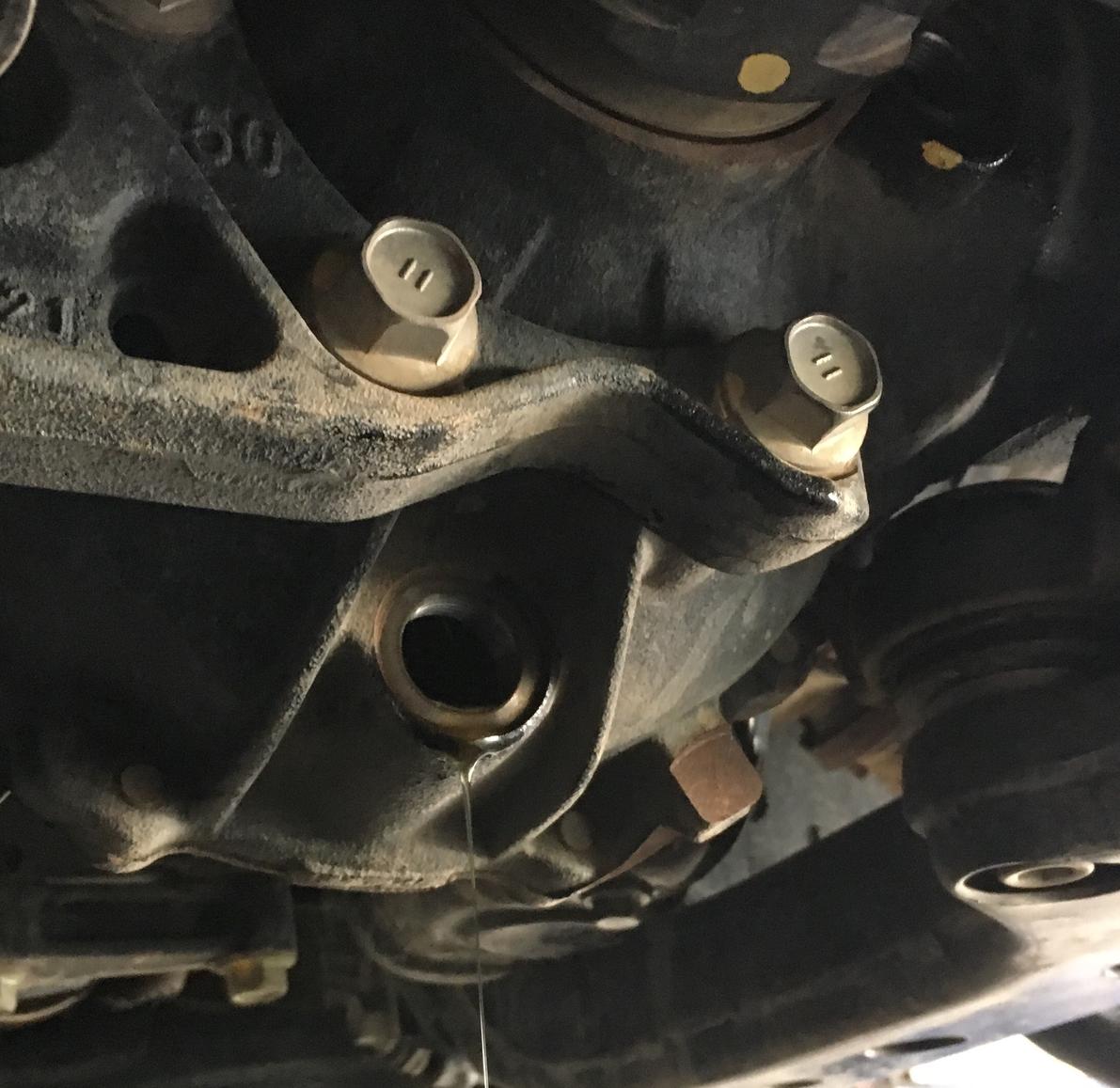 317072d1610225198-front-rear-diff-fluid-change-0a15c155-90fc-44c9-aa3a-246a09b9867f-jpg