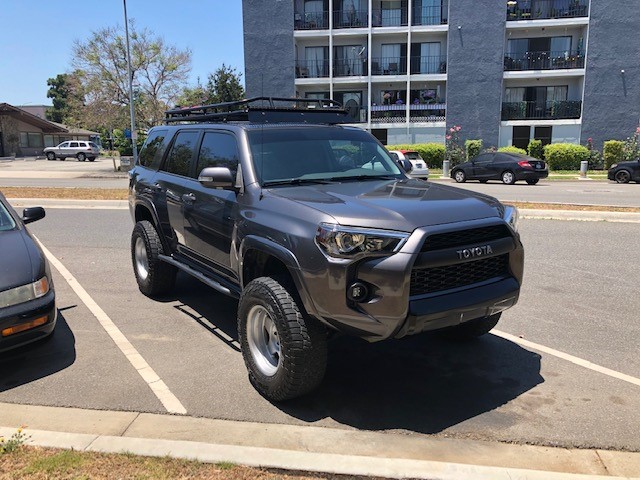 17x9 -38mm + 285s on 2.5&quot; of lift...-truck1-jpg